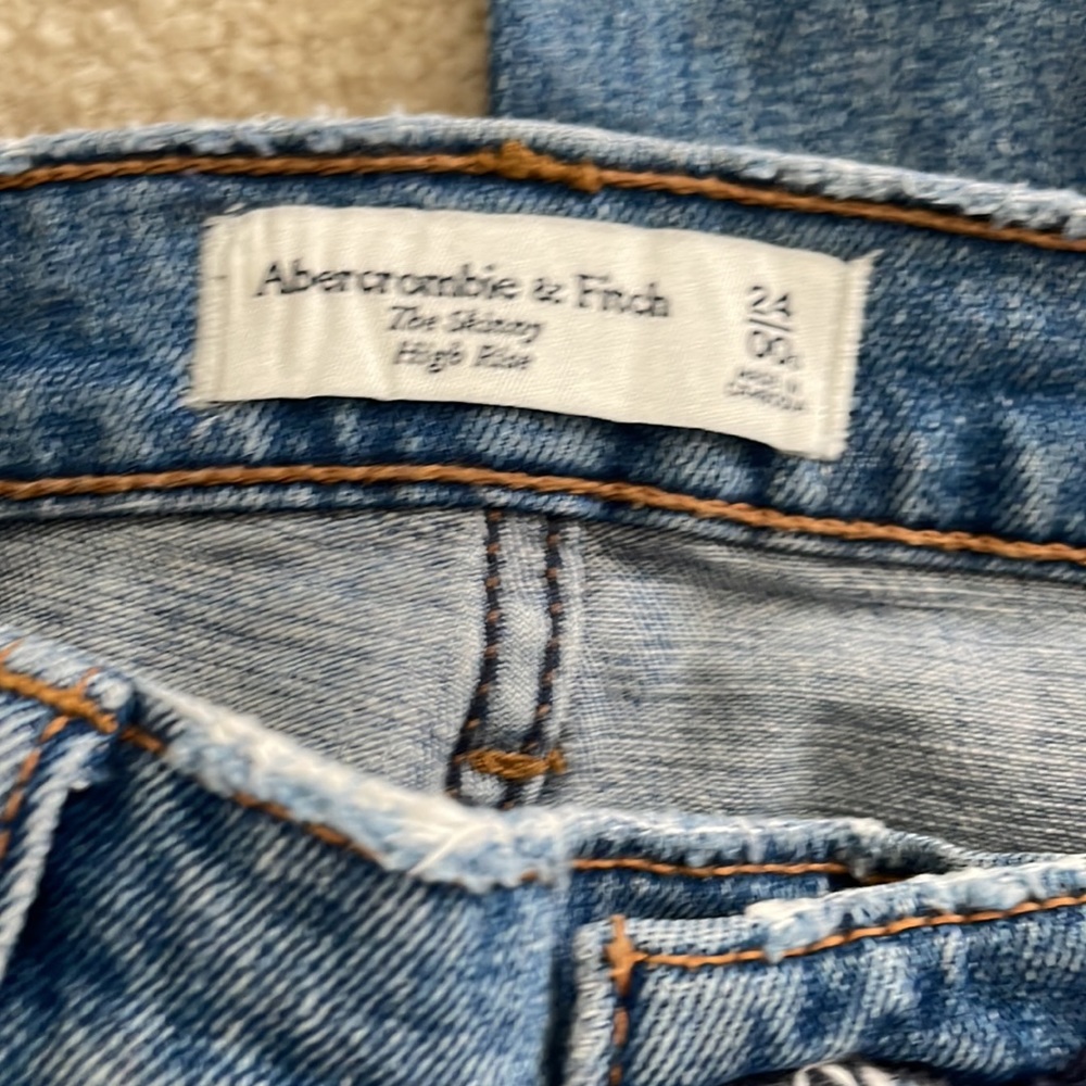 The Skinny High Rise Jean - Picture 2 of 5